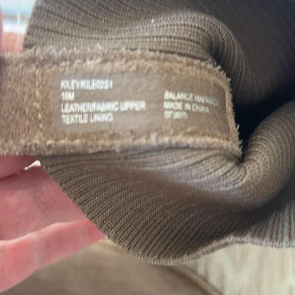 Steve Madden EUC Kiley Chelsea Suede Ankle Boots - Picture 12 of 14